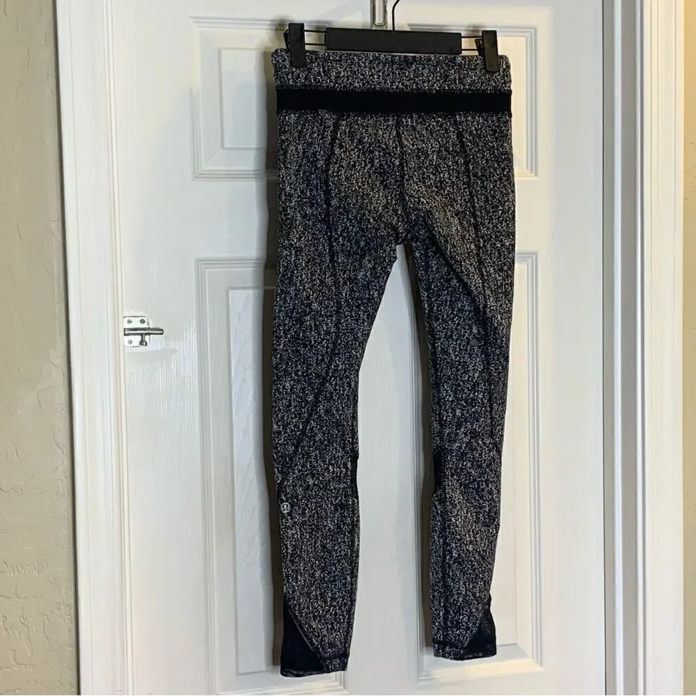 Lululemon Women's Inspire Tight II Luxtreme Heathered Black Leggings Size 4
